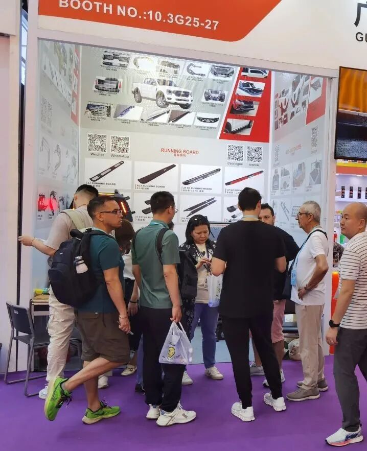 Buyers stopping to talk at the WINFOR booth during the 136th Canton Fair, booth number 10.3G25-27, busy consultations at the stand