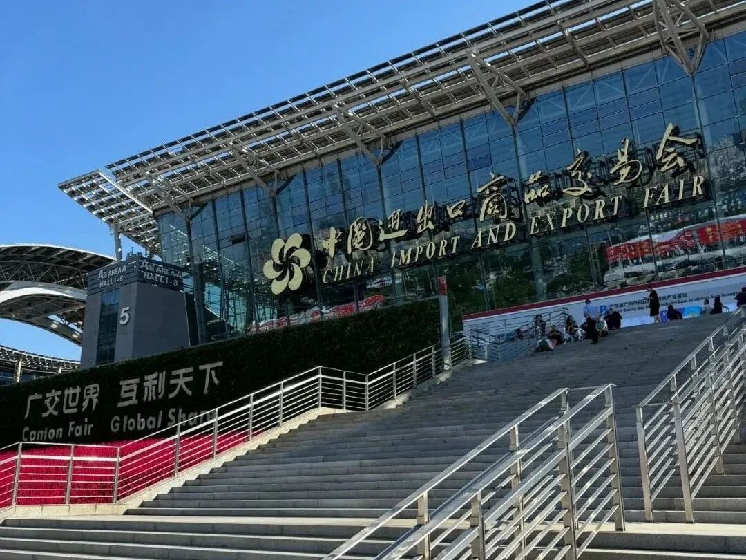WINFOR at the Canton Fair for the 28th Time: A Buzzing Stand, Buyers Everywhere